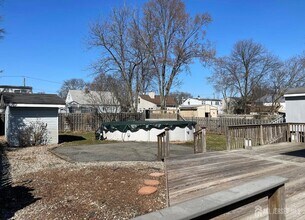 42 Avon Terrace in Woodbridge Township, NJ - Building Photo - Building Photo