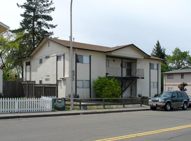 446 March Ave in Healdsburg, CA - Building Photo - Building Photo