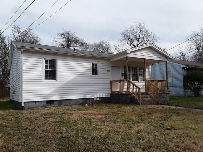 1227 Montgomery Ave in Petersburg, VA - Building Photo - Building Photo