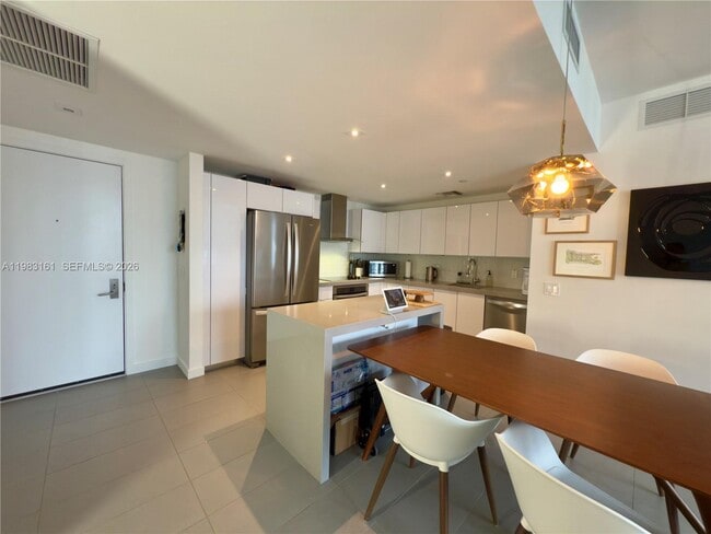 1600 NE 1st Ave in Miami, FL - Building Photo - Building Photo