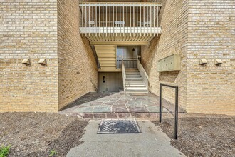 5260 Crossbow Cir, Unit 15C in Cave Spring, VA - Building Photo - Building Photo