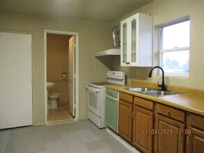 1116 E 1st St in Aberdeen, WA - Building Photo - Building Photo