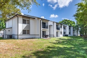 Riverwalk I Apartments in Homestead, FL - Building Photo - Building Photo