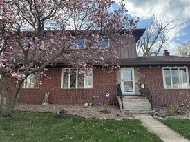 8944 Erie St in Highland, IN - Building Photo