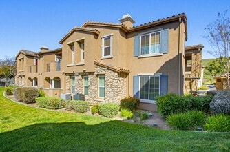 12680 Creekview Dr in San Diego, CA - Building Photo - Building Photo