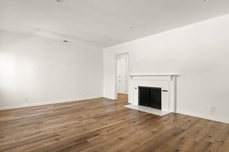 5840 Allott Ave in Van Nuys, CA - Foto de edificio - Building Photo