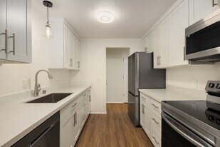 5502 220th St SW, Unit #D303 in Mountlake Terrace, WA - Building Photo