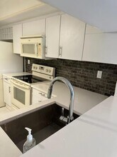 8933 SW 123rd Ct in Miami, FL - Building Photo - Building Photo