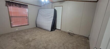5823 Arrowhead Dr in Granbury, TX - Building Photo - Building Photo