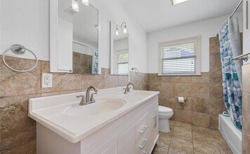 1025 N 32nd St in Waco, TX - Building Photo - Building Photo