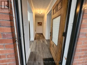 8269 Willoughby Dr in Niagara Falls, ON - Building Photo - Building Photo