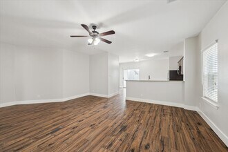 24527 Sandusky Dr in Tomball, TX - Building Photo - Building Photo