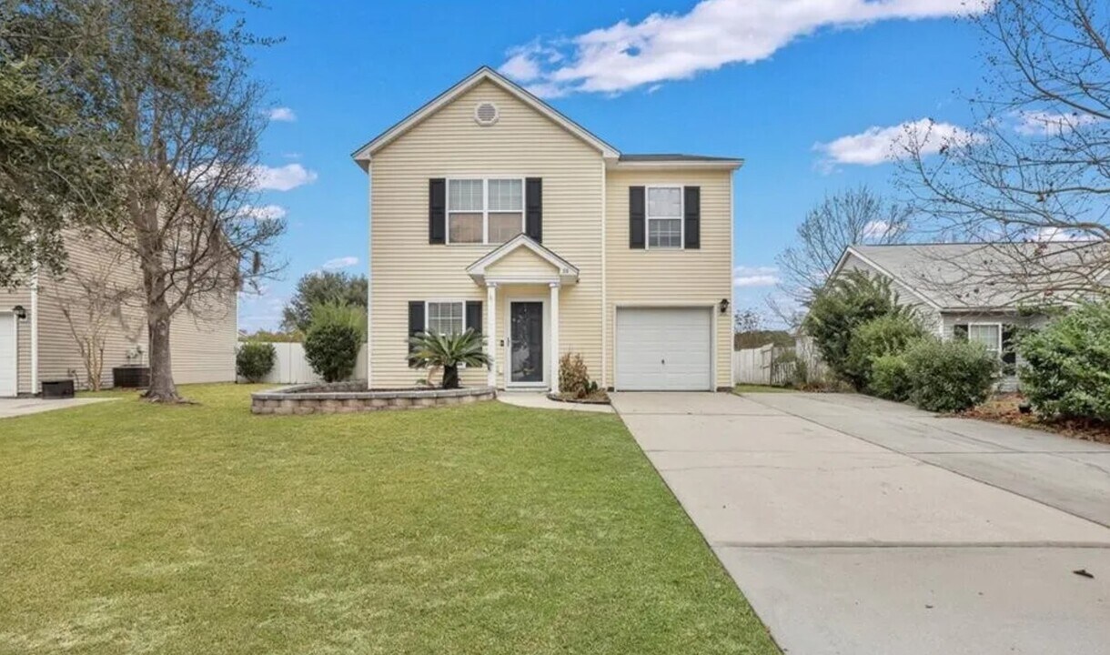 39 Hamilton Grove Dr in Pooler, GA - Building Photo