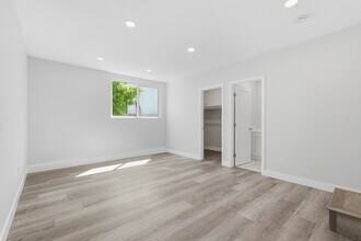 16918 Marlin Pl in Van Nuys, CA - Building Photo - Building Photo