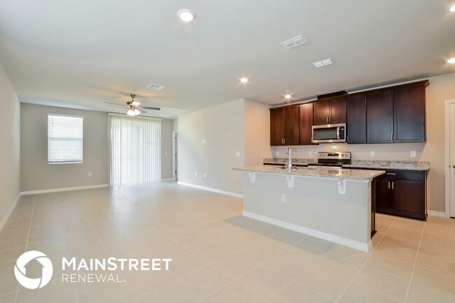 5265 Luke Hammock St in St. Cloud, FL - Foto de edificio - Building Photo