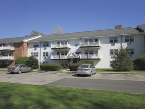 Landing Heights in Rochester, NY - Foto de edificio - Building Photo