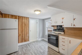 19 Park St in Pulaski, NY - Building Photo - Building Photo