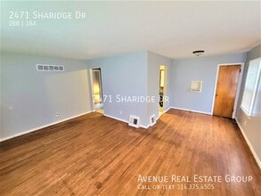 2471 Sharidge Dr in Jennings, MO - Building Photo - Building Photo