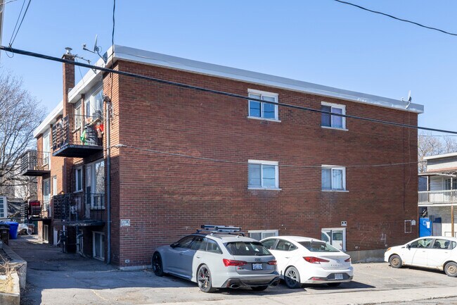 30 Saint-Étienne St