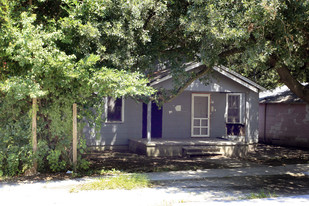 1956 Clement Ave Apartments