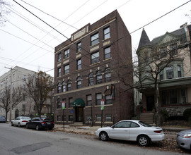 Sherwood Court in Philadelphia, PA - Foto de edificio - Building Photo