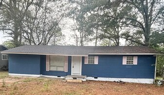1564 Maria Dr in Jackson, MS - Building Photo