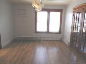 33 Vista Pl in Waterbury, CT - Building Photo - Building Photo