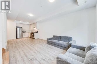 200-200 Malta Ave. in Brampton, ON - Building Photo - Building Photo