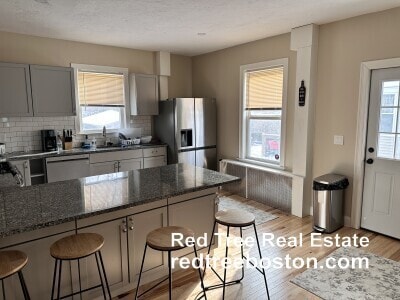 14 Lincoln Rd in Newton, MA - Foto de edificio - Building Photo