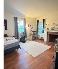 27 Orkney Rd, Unit 2 in Boston, MA - Foto de edificio - Building Photo