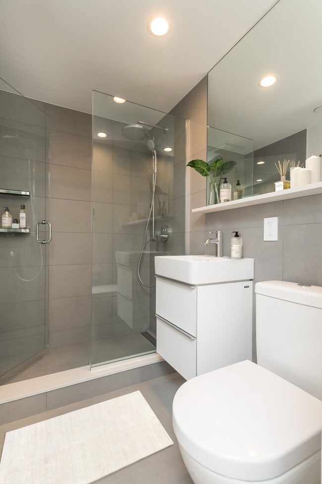 461 Massachusetts Ave, Unit 13 in Boston, MA - Foto de edificio - Building Photo