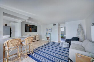 108 Paradise Harbour Blvd, Unit 111 in North Palm Beach, FL - Building Photo - Building Photo