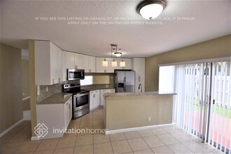 3848 NW 107th Way in Sunrise, FL - Building Photo - Building Photo