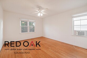 4240 Franklin Ave in Los Angeles, CA - Building Photo - Building Photo