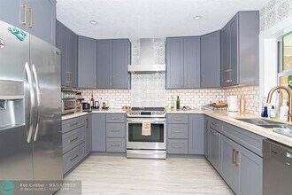 3251 NW 65th St in Fort Lauderdale, FL - Building Photo - Building Photo