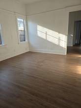 322 W 52nd St in Los Angeles, CA - Foto de edificio - Building Photo