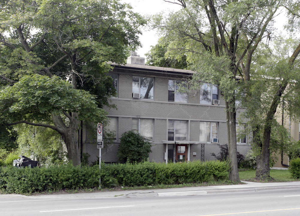 417 Lawrence Ave W in Toronto, ON - Building Photo