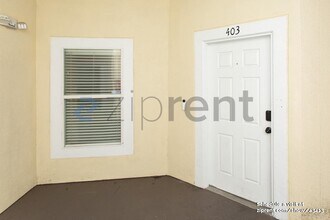 7920 Merrill Rd in Jacksonville, FL - Building Photo - Building Photo