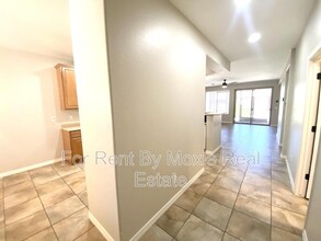 182 W Twin Peaks Pkwy in Queen Creek, AZ - Building Photo - Building Photo