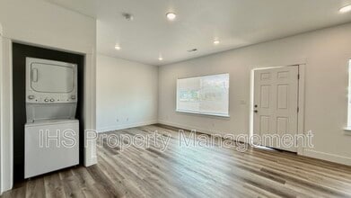 3917 W Van Giesen St in West Richland, WA - Building Photo - Building Photo