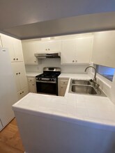 1542 Hi Point St in Los Angeles, CA - Building Photo - Building Photo