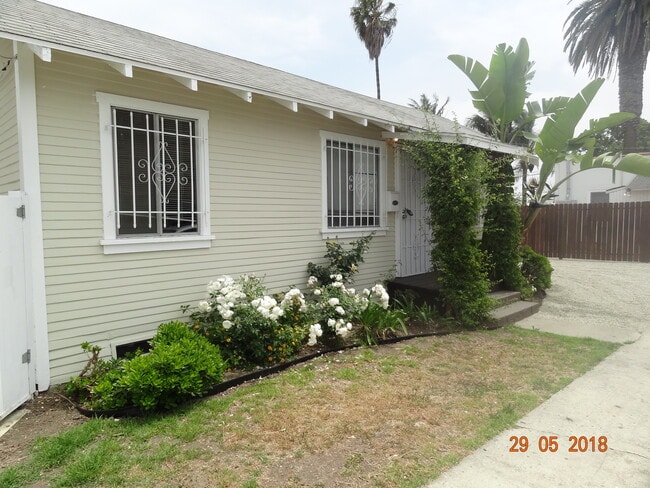 623 W Queen St in Inglewood, CA - Building Photo - Building Photo
