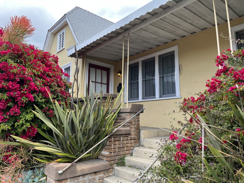 502 N Kingsley Dr, Unit Kingsley Duplex in Los Angeles, CA - Foto de edificio