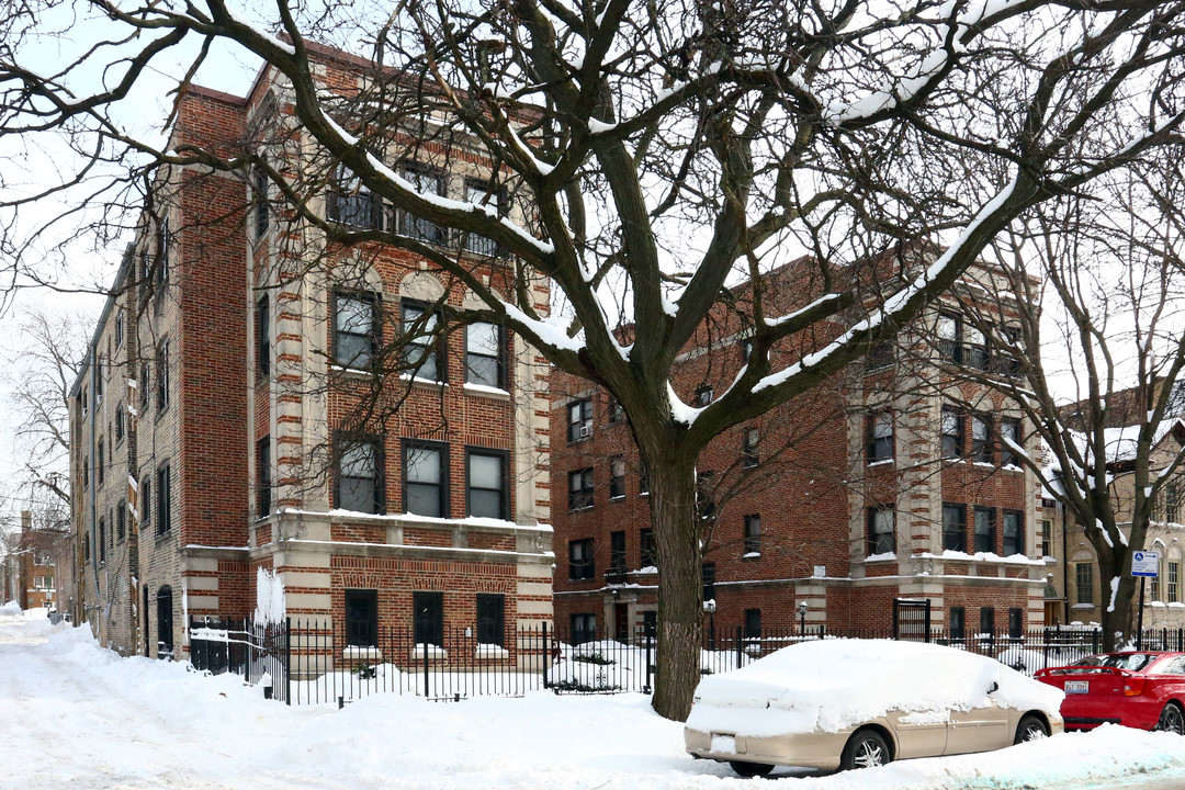 6437 N Hamilton Ave in Chicago, IL - Foto de edificio