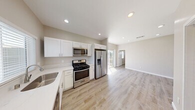 5262 Tipton St in San Diego, CA - Building Photo - Building Photo