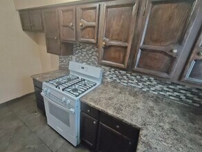 615 E Mansfield Ave in Pontiac, MI - Building Photo - Building Photo