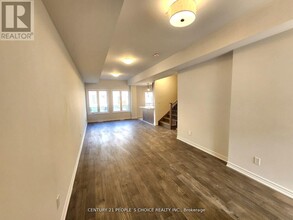 38 Renfrew Trl in Welland, ON - Building Photo - Building Photo