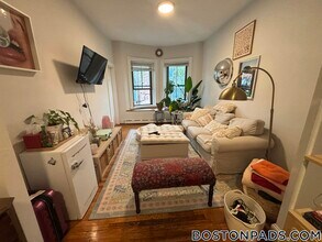 114 Willow St, Unit 3 in Cambridge, MA - Foto de edificio - Building Photo