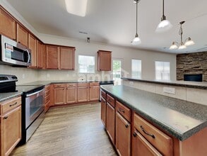 5694 Misty Hill Cir in Clemmons, NC - Building Photo - Building Photo
