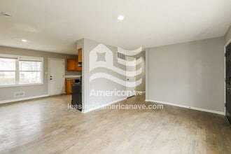 11117 Bristol Terrace in Kansas City, MO - Foto de edificio - Building Photo